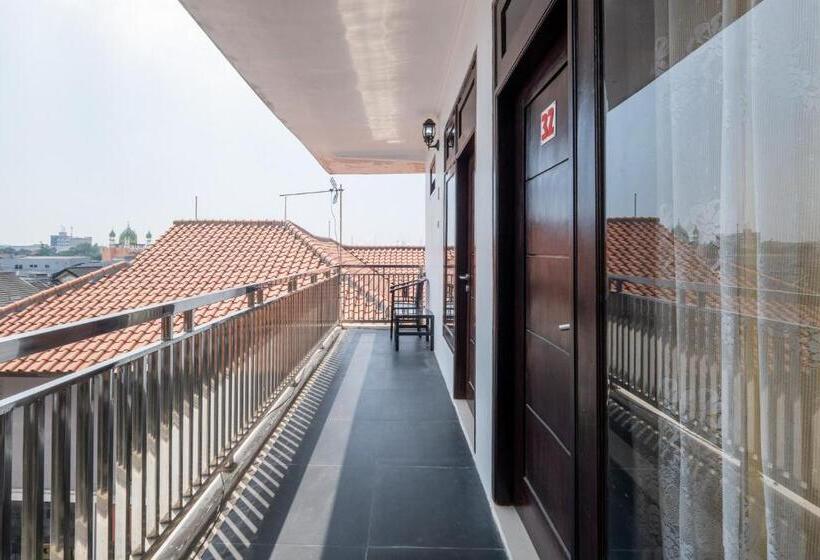 בית מלון כפרי Reddoorz At Gunungsari Surabaya 2