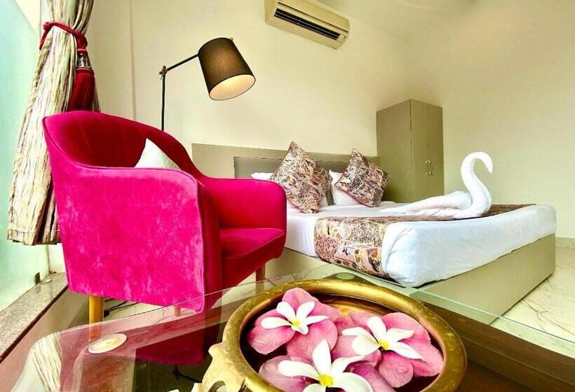 호텔 The Neeraj River Forest Resort Ayurvedic Wellness Center