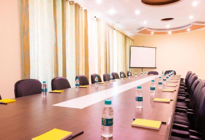 호텔 The Neeraj River Forest Resort Ayurvedic Wellness Center