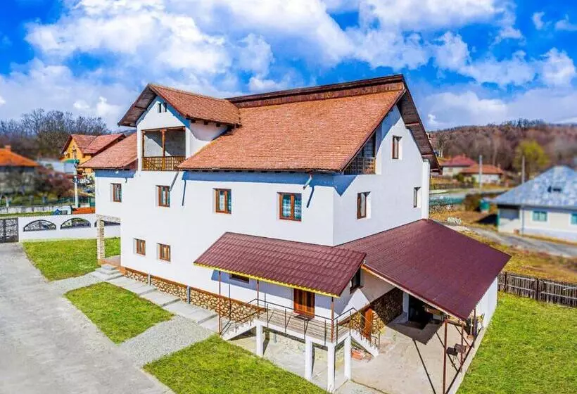 Pensiunea Day & Deny