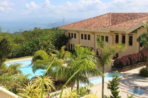 Splendido Tagagtay Taal Lake Staycation Free Parking Netflix