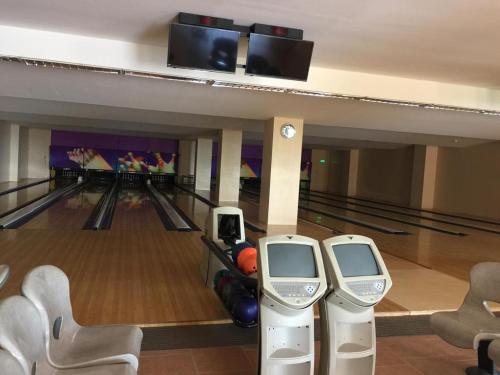 Splendido Tagagtay Taal Lake Staycation Free Parking Netflix