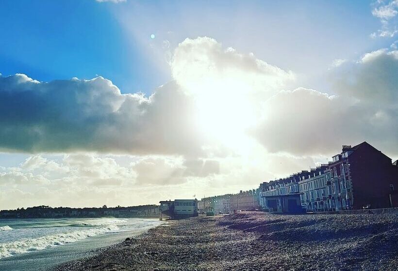 تختخواب و صبحانه Penn House