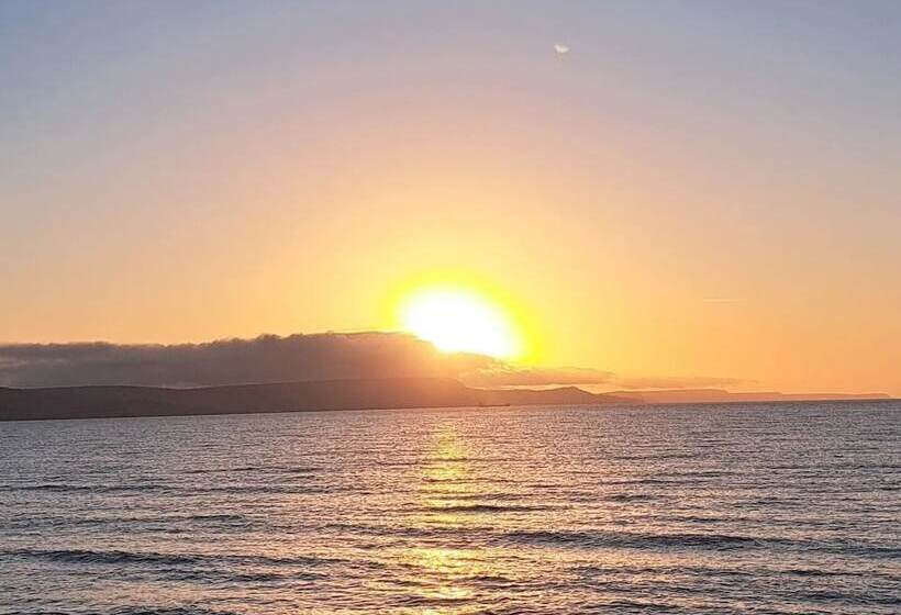 تختخواب و صبحانه Penn House