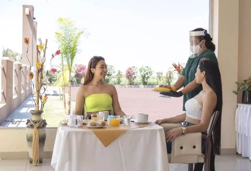 ホテル Cuesta De Miranda