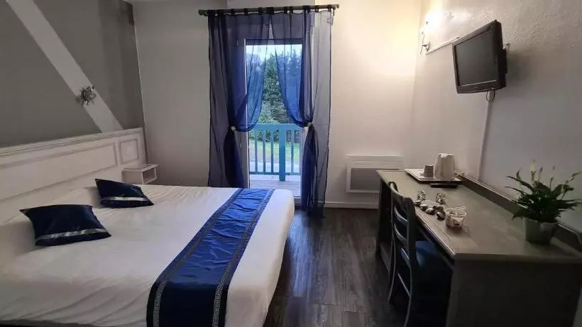 ホテル Fasthôtel Oloron Hostellerie Du Paon Blanc