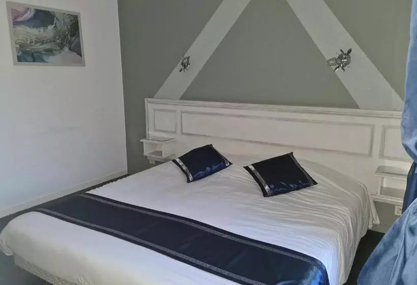 ホテル Fasthôtel Oloron Hostellerie Du Paon Blanc