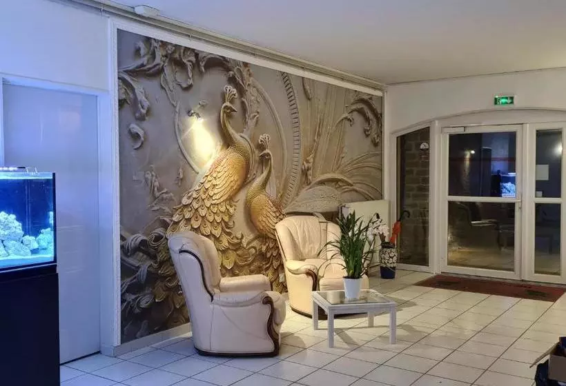 ホテル Fasthôtel Oloron Hostellerie Du Paon Blanc