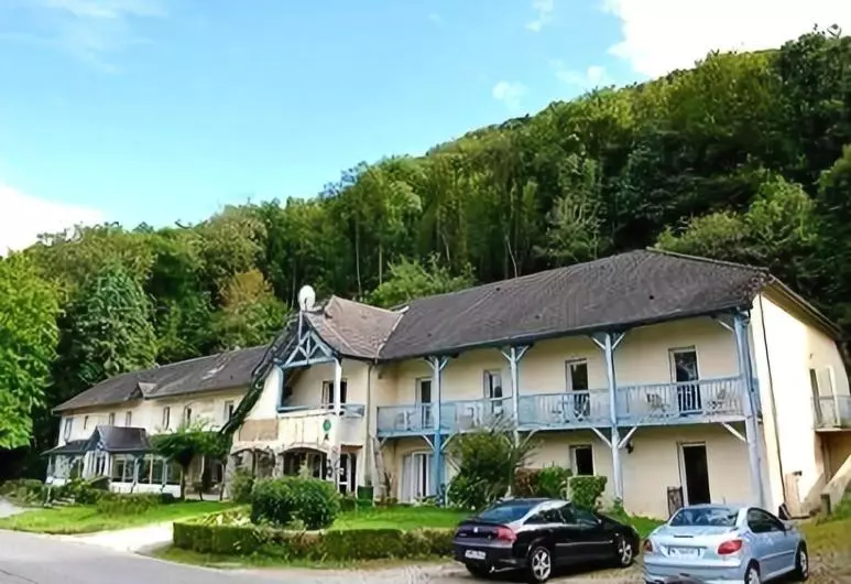 ホテル Fasthôtel Oloron Hostellerie Du Paon Blanc