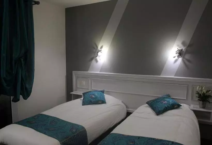 ホテル Fasthôtel Oloron Hostellerie Du Paon Blanc
