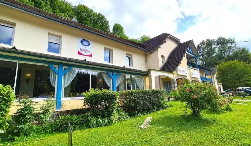 ホテル Fasthôtel Oloron Hostellerie Du Paon Blanc