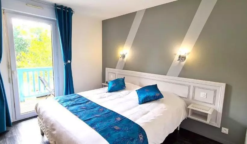 ホテル Fasthôtel Oloron Hostellerie Du Paon Blanc