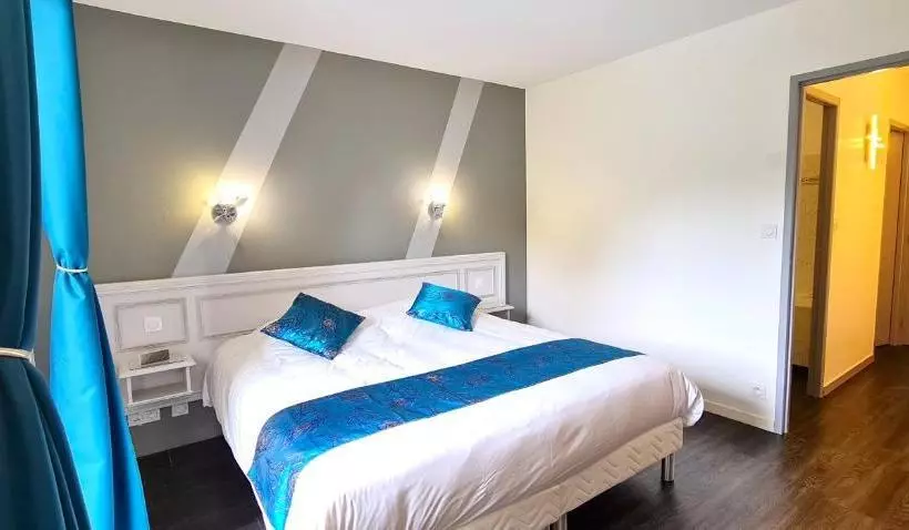 ホテル Fasthôtel Oloron Hostellerie Du Paon Blanc