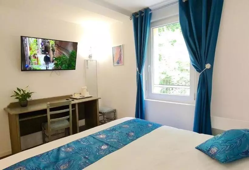 ホテル Fasthôtel Oloron Hostellerie Du Paon Blanc
