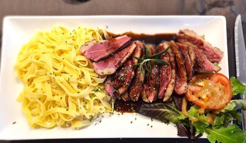 酒店 Fasthôtel Oloron Hostellerie Du Paon Blanc