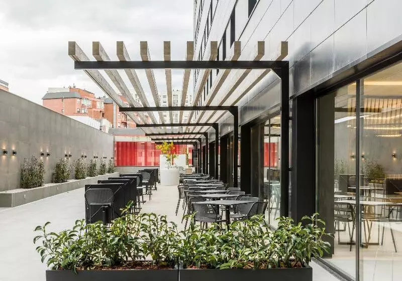 ホテル Ilunion San Mames