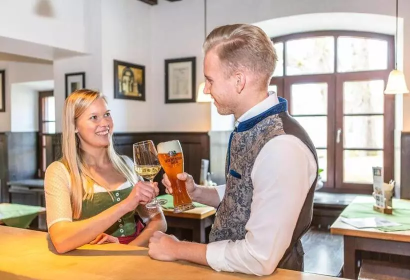 Hotelli Klosterwirt Höglwörth