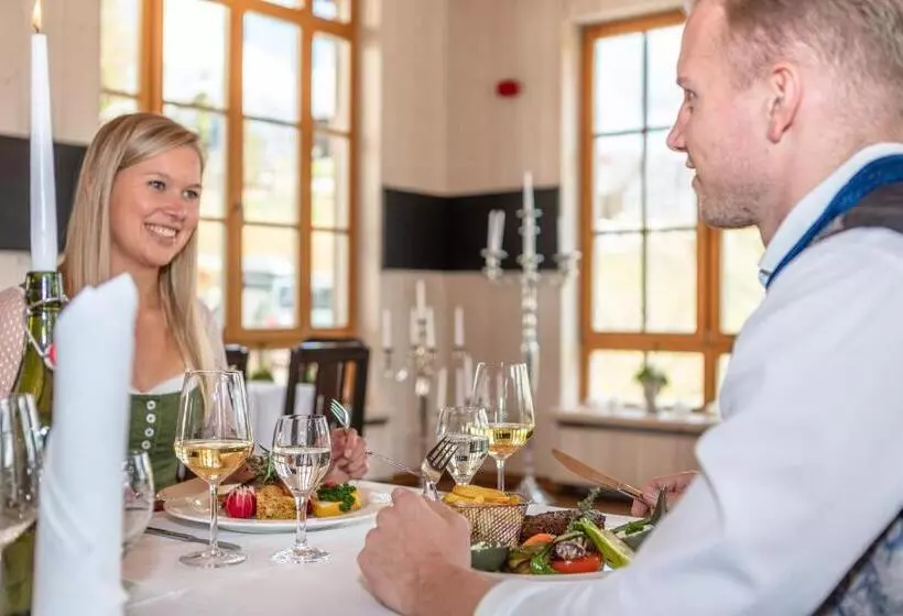 Hotelli Klosterwirt Höglwörth