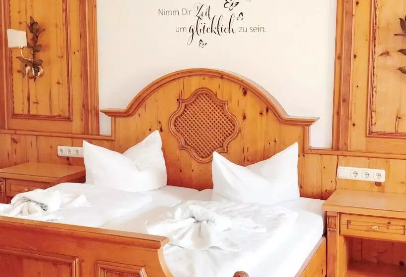 Hotelli Klosterwirt Höglwörth