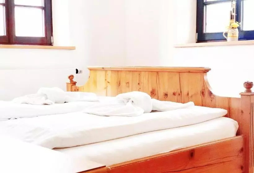 Hotelli Klosterwirt Höglwörth