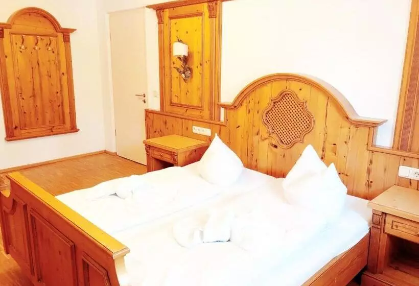 Hotelli Klosterwirt Höglwörth