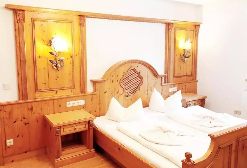 Hotelli Klosterwirt Höglwörth