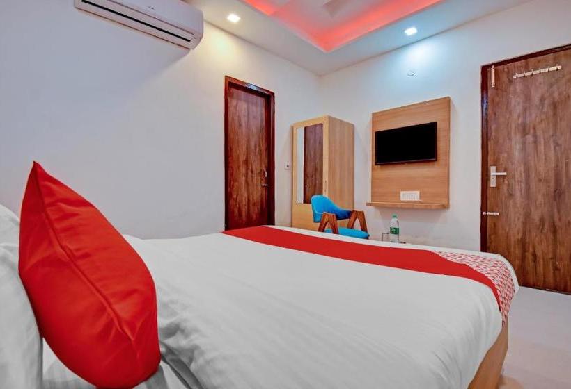 בית מלון כפרי Oyo 77653  Le Majestic