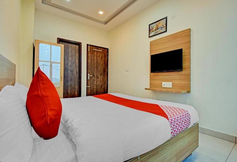 בית מלון כפרי Oyo 77653  Le Majestic