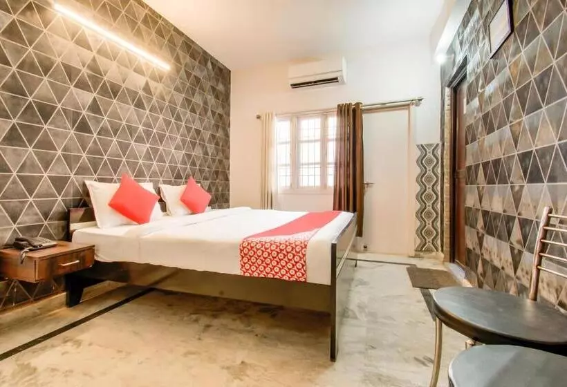 Hotel O Kamini