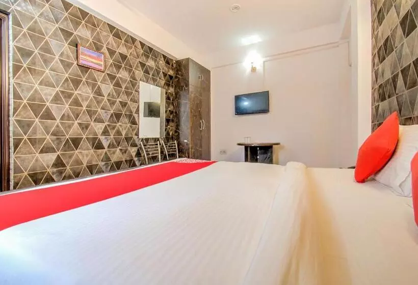 Hotel O Kamini