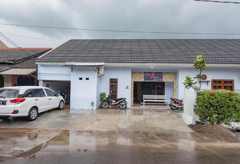 Hotel The Lima Guest House Syariah Mitra Reddoorz