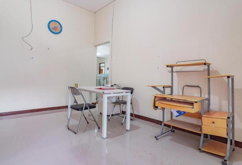 Hotel The Lima Guest House Syariah Mitra Reddoorz