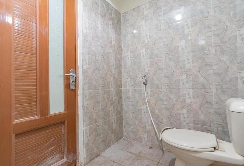 Hotel The Lima Guest House Syariah Mitra Reddoorz