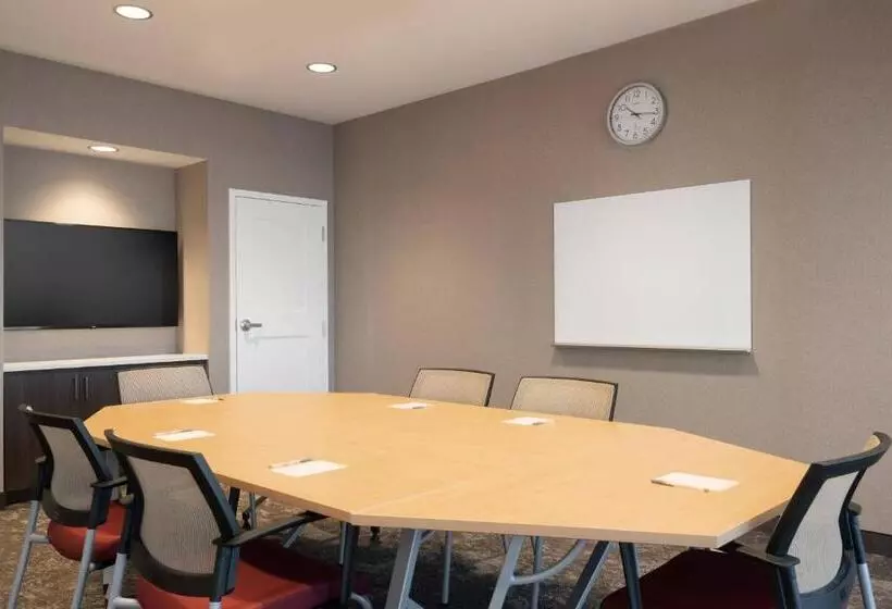 Hotelli Towneplace Suites By Marriott Logan