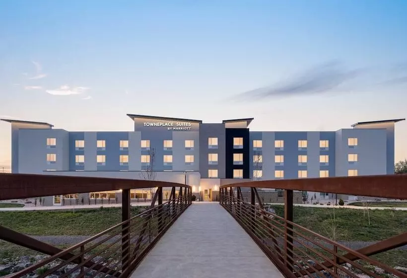 Hotelli Towneplace Suites By Marriott Logan