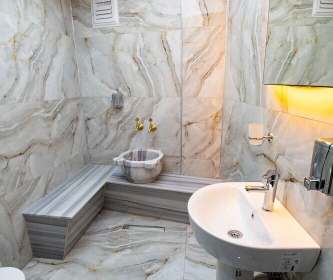 Blue Marina Hotel & Spa