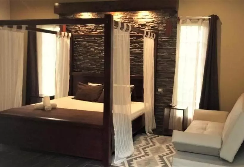 ホテル Tropical Suites & Villas