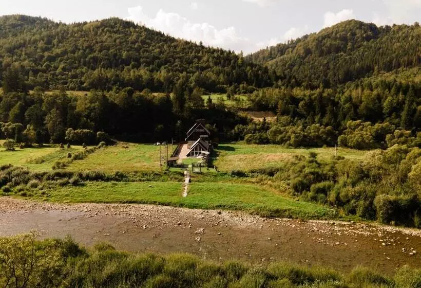 Hotelli Villa Tukhlay