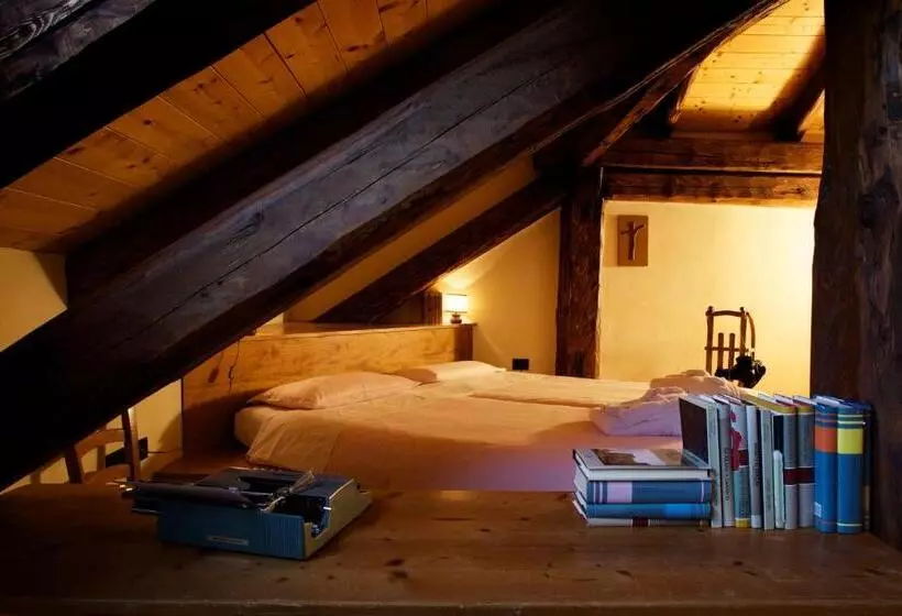 Отель Dimora Storica La Mirandola