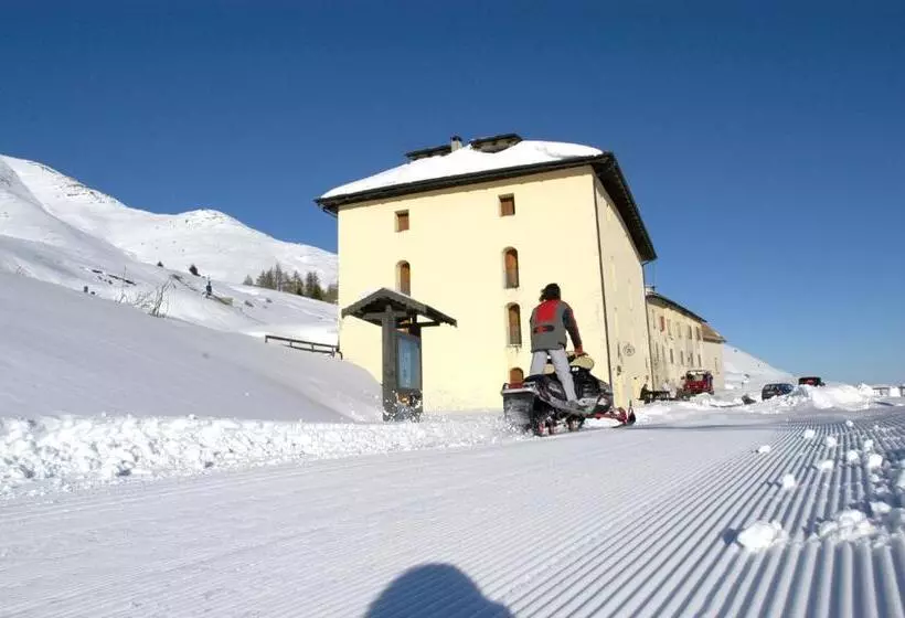 Отель Dimora Storica La Mirandola