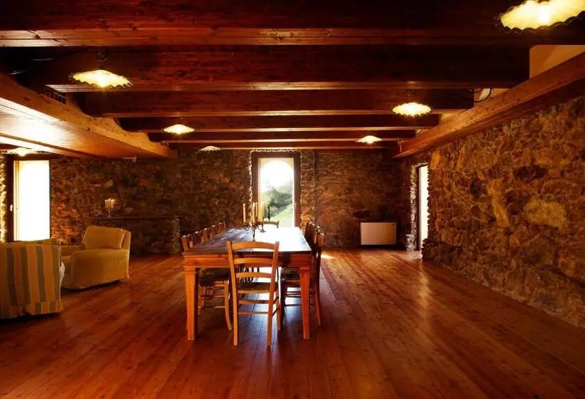 Отель Dimora Storica La Mirandola