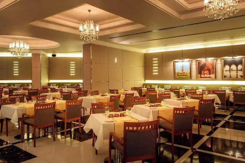 هتل Four Points By Sheraton Bur Dubai