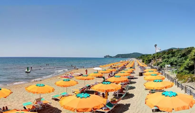 فندق Camping Village Baia Azzurra