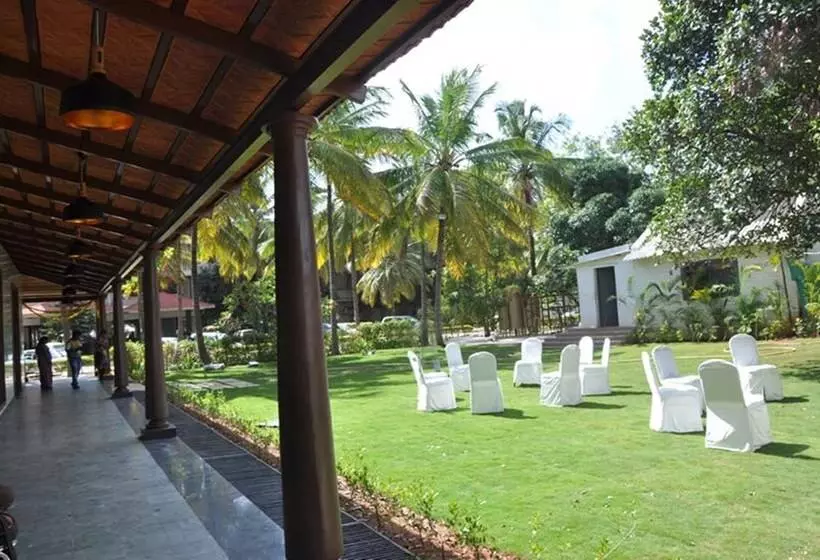 בית מלון כפרי Royal Orchid Resort & Convention Centre, Yelahanka Bangalore
