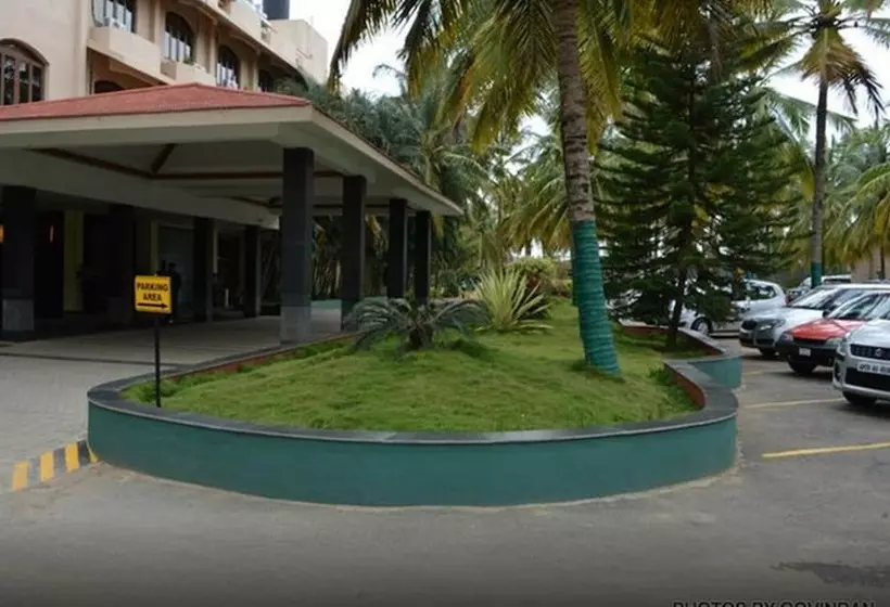 בית מלון כפרי Royal Orchid Resort & Convention Centre, Yelahanka Bangalore