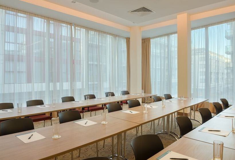 Отель Tallaght Cross