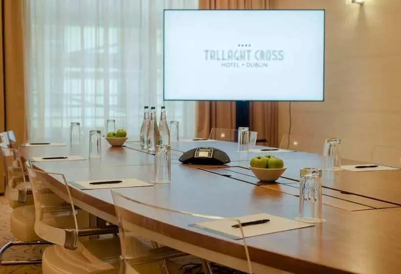 בית מלון כפרי Tallaght Cross