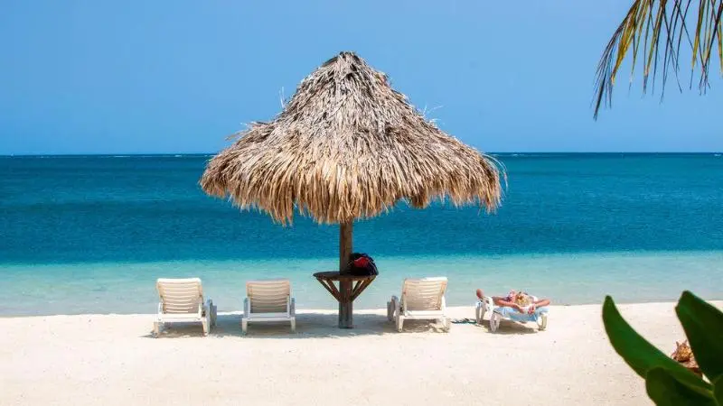 هتل Turquoise Bay Dive & Beach Resort