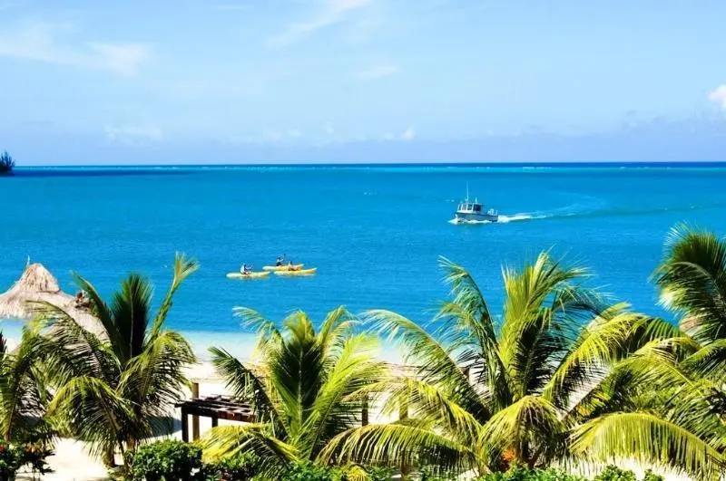 هتل Turquoise Bay Dive & Beach Resort