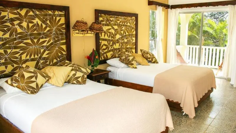 هتل Turquoise Bay Dive & Beach Resort